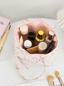 Nueva Bolsa de Almacenamiento de Lápices Labiales Acolchada con Diseño de Flores Pequeñas, Bolsa de Almacenamiento de Cosméticos Portátil para Mujer - Product Image 6
