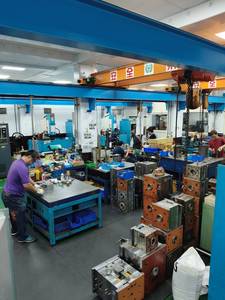 Good Quality Durable OEM High Precision Practical SKD61 Material Hot Runner System Custom Automotive <b>Plastic</b> Injection <b>Mould</b> TW - Product Image 3