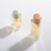 Botol Parfum Segitiga Spesial Fragrance 30ml 45ml Botol Semprot Kaca Bening dengan Tutup
