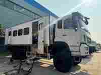 Désert Dongfeng 4x4 6x6 AWD camions tout-terrain toutes roues motrices bus touristique bus touristique 35 places fabricant d'autobus de passagers