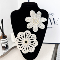 Appliques en dentelle au crochet faites à la main en gros, motifs floraux brodés solubles dans l'eau, patch pour la décoration de vêtements pour enfants en DIY