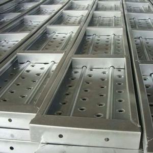 <span class=keywords><strong>Planche</strong></span> d'échafaudage double certifiée en acier Q235 galvanisé avec garantie <span class=keywords><strong>de</strong></span> 3 ans et option crochet pour les chantiers <span class=keywords><strong>de</strong></span> construction - Product Image 1