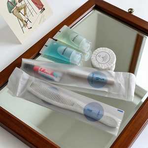 Qinmu Articles de toilette jetables de haute qualité Rohs <span class=keywords><strong>5</strong></span> <span class=keywords><strong>étoiles</strong></span> pour hôtels et voyages, utilisés dans les kits d'articles de toilette de luxe pour hôtels - Product Image 4