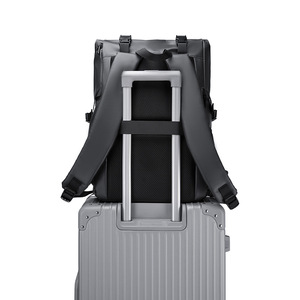Sac à dos multifonctionnel transfrontalier à fermeture roll-top, sac de voyage décontracté avec couvercle à enroulement, en matériau enduit, et bandoulière - Product Image 3