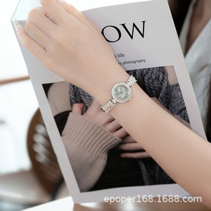 นาฬิกาข้อมือคริสตัลหรูหราสำหรับผู้หญิง นาฬิกาควอตซ์ ดีไซน์หรูหรา สไตล์เพชร นาฬิกาสำหรับใส่กับชุดเดรส - Product Image 6