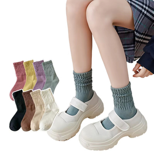 OEM Chaussettes Slouch Colorées Fantaisie pour Femmes Respirantes Douces Confortables Haute Qualité Vente en Gros - Product Image 1