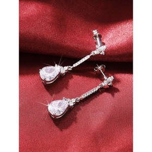Boucles d'oreilles pendantes en or blanc E1729, goutte d'eau, cristal, strass, sertissage à griffes, bijoux de mariage classiques pour femmes - Product Image 5