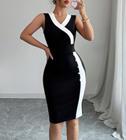 Robe midi moulante sans manches pour femme, noire et blanche, à blocs de couleur, col en V, avec détail boutonné, élégante pour le bureau, les fêtes ou les occasions décontractées