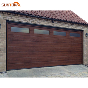 Portes <span class=keywords><strong>de</strong></span> <span class=keywords><strong>garage</strong></span> sectionnelles en aluminium imitation bois haut <span class=keywords><strong>de</strong></span> gamme, aspect panneaux en bois grainé électriques automatiques modernes - Product Image 5
