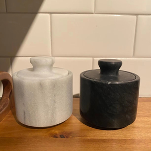 2 <span class=keywords><strong>bodegas</strong></span> de sal de bambú y mármol Contenedor de especias blanco y negro con tapa Uso de cocina de gran capacidad - Product Image 1