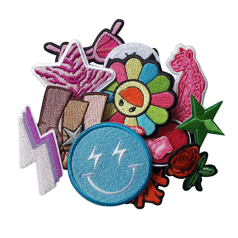 Logotipo de embalaje personalizado, regalo para ropa, flores, parches bordados en relieve para exploradores, insignias bordadas de hierro surtidas para ropa