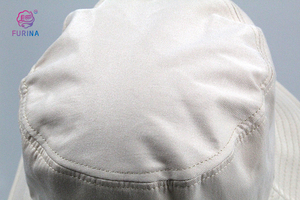 Conveniente Peluca de pelo ligero, pelo largo y rizado <span class=keywords><strong>con</strong></span> sombrero de cubo, peluca sintética para mujeres asiáticas para una hermosa niña - Product Image 5