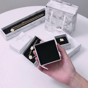 Vendita calda modello di marmo portagioie con inserto in schiuma quadrato san valentino scatole di gioielli in carta confezione Logo personalizzato - Product Image 6