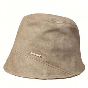 Chapeau Bob Femme en Cuir PU 2025 – Nouvelle Collection Automne Hiver – Tendance Jeunesse Décontractée Urbaine et Extérieure – Chapeau de Pêcheur avec Détail Métallique - Product Image 5
