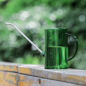 Regadera de plástico verde de 1,5 l con boquilla larga para jardinería doméstica, duradera - Product Image 1