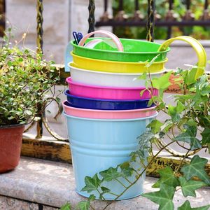 Ventes en gros de pots de fleurs suspendus en métal et en plastique pour la décoration extérieure du jardin, avec crochet détachable - Product Image 5