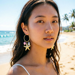 Vacation style gold starfish pendant earrings exaggerated beach travel photo earrings fashionable and unique women's jewelry - Product Image 3