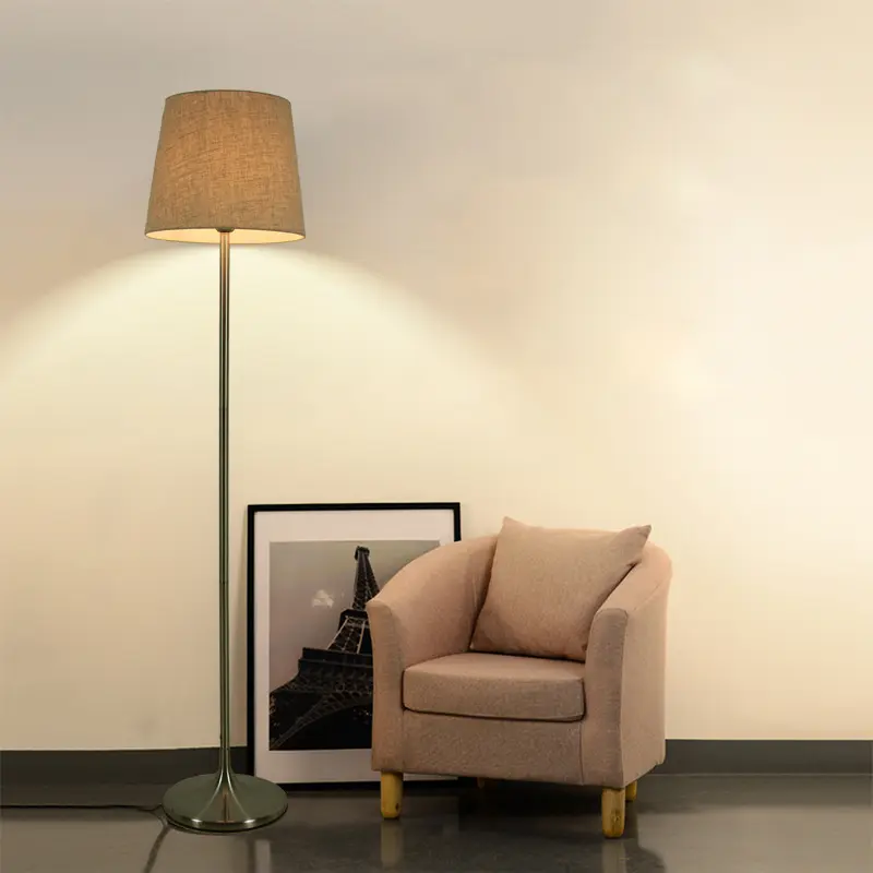 Lampada da terra per soggiorno in stile europeo lampada da comodino in tessuto per camera da letto lampada da terra per camera d'albergo di casa