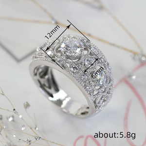 Anello Vintage di Lusso Traforato Stile Regina/Principessa per Donne, Elegante Gioiello da Dito alla Moda - Product Image 4