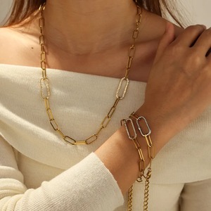 Bijoux de mode modernes Plaqué or 18 carats Acier inoxydable 304 Zircon Collier géométrique pour femmes Chaîne de câble Chaîne croisée Design - Product Image 1