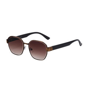 Lentes de Sol Cuadrados para Mujer Lb A3202, Montura Negra con Borde Dorado, Lentes de PC con Protección UV400, Estilo Instagram, Moda Urbana - Product Image 2