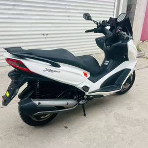 Scooter de Turismo Premium KYMCO1 Xciting <span class=keywords><strong>300</strong></span> de <span class=keywords><strong>300</strong></span> cc - Product Image 2