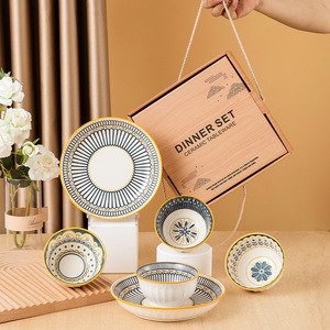 Luxury Tableware <b>Set</b> High Quality Strawberry Bowl White Porcelain Ceramic <b>for</b> Business Gift - Product Image 4