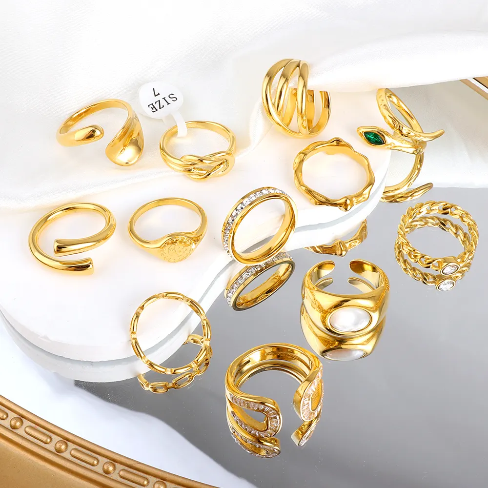 Custom Cheap Vintage 18k gold plated 316l Stainless Steel Royal Luxury Elegant Fashion Jewelry Rings For Women