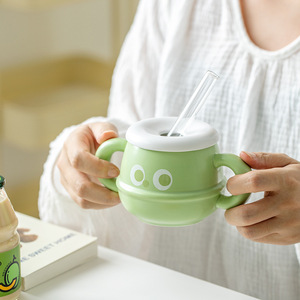 Mug en céramique avec couvercle, double poignée et paille, 301-400 ml, tendance créative pour étudiants et bureaux - Product Image 3