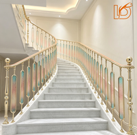 Vente en gros : Balustre d'escalier ovale en verre et aluminium doré, décoré de style moderne et luxueux, pour rampe intérieure