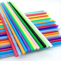 Pailles en plastique PP jetables colorées personnalisées avec logo imprimé, à embout plat et tube droit pour boissons, vente en gros