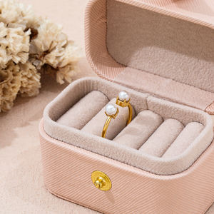 Hochwertige 18K PVD vergoldete 2 Frischwasserperlen offener Ring Edelstahl damen tarnfreier modischer Schmuck - Product Image 3