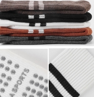 Chaussettes de yoga antidérapantes pour femmes, rayées, classiques, à motif de poignées, antidérapantes, pour la danse, le Pilates, les sports, chaussettes de sport personnalisées blanches