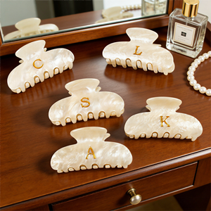 Pinzas de Pelo de Acrílico con Letras Doradas Talladas, Estilo Europeo-Americano, Gran Venta, para Niñas y Mujeres, Decoración Elegante para el Cabello - Product Image 2