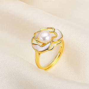Anillo Romántico Estilo Camelia para Mujer de Zhuji Danshui, Perla Genuina de Alta Gama, Lujo Ligero con Diseño Moderno y Ajustable - Product Image 2