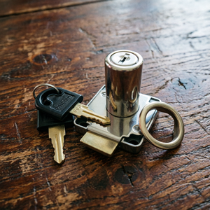 Cerradura <span class=keywords><strong>de</strong></span> Leva <span class=keywords><strong>de</strong></span> Aleación <span class=keywords><strong>de</strong></span> Zinc 138-32 <span class=keywords><strong>de</strong></span> 32 mm, Resistente, con Llave, para Muebles <span class=keywords><strong>de</strong></span> Dormitorio, Hoteles, Oficinas, Armarios y Casilleros <span class=keywords><strong>de</strong></span> Gimnasio (Exterior) - Product Image 1