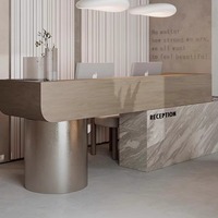 Magasin de vêtements de luxe léger salon de beauté réception en acier inoxydable bureau de réception caisse enregistreuse comptoir de spa personnalisé