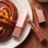 O.TWO.O Rouge à Lèvres Satiné Premium – Distribution Mondiale – Hydratant, Couleur Intense – Maquillage des Lèvres – Vente en Gros