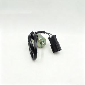 Vanne solénoïde rotative enfichable 24V -6 pour PC30/35/40, compatible avec les verrous de sécurité PC30, 35, 40, 45, 50, 55 - Product Image 5