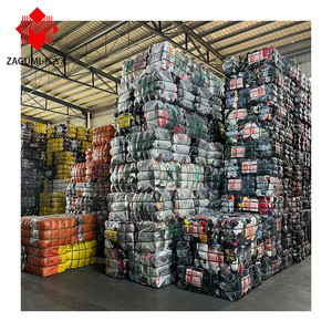 Hissen Venta <span class=keywords><strong>al</strong></span> por <span class=keywords><strong>Mayor</strong></span> de Contenedores de <span class=keywords><strong>Ropa</strong></span> Usada de Marca, Fardos de <span class=keywords><strong>Ropa</strong></span> Vintage de <span class=keywords><strong>España</strong></span>, <span class=keywords><strong>Ropa</strong></span> Premium de Segunda Mano para Hombre - Product Image 6