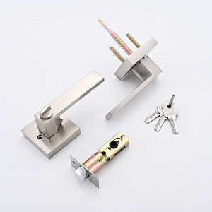 <span class=keywords><strong>Serrure</strong></span> <span class=keywords><strong>de</strong></span> <span class=keywords><strong>meuble</strong></span> à trois barres robuste, en alliage d'aluminium, <span class=keywords><strong>serrure</strong></span> mécanique, design <span class=keywords><strong>moderne</strong></span>, s'adapte à une épaisseur <span class=keywords><strong>de</strong></span> porte <span class=keywords><strong>de</strong></span> 30 à 60 cm - Product Image 4