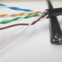 Suministro directo de fábrica Cable Lan 0,47 CU Yingxin Interior Cat5e Red Ethernet Cable Cables de comunicación