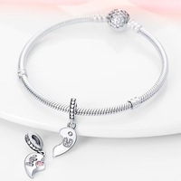 Vente en gros d'usine en stock, Breloques en émail en forme de cœur ailé LOVE en cuivre plaqué argent, Accessoires pour bracelets DIY pour femmes