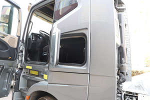 Nuevo Camión Tractor de Gasolina JAC K7 6X4, 560HP, Asiento del Conductor, Euro 5, Transporte Pesado, Motor Mitsubishi - Product Image 4