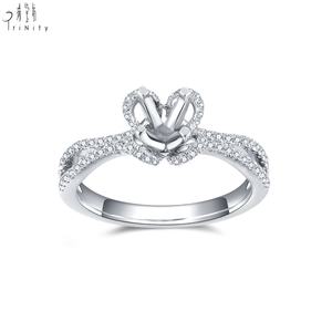 Anillo de compromiso exclusivo de joyería fina clásica de oro blanco de 18 quilates con diamantes naturales sin piedra principal para mujer - Product Image 2