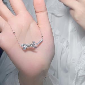 Collar de Plata de Ley S925 con Diseño de Gota de Agua Azul Cielo para Mujer, Diseño de Nicho de Alta Gama, Collar con Cuentas de Diamantes de Alto Contenido de Carbono, Mar Poco Profundo - Product Image 3