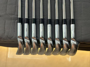 Set di Ferri da Golf 440 in Acciaio Inox Forgiato con Impugnatura in Gomma, per Destri e Mancini, Uomini e Donne - Product Image 3