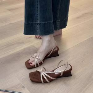 Nuevas zapatillas de gladiador con punta de Clip de verano para mujer, zapatos de vestir de tacón con cuña a la moda, Sandalias concisas para exteriores para mujer - Product Image 4