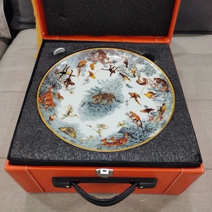 Wholesale 10 Inch Bone China Luxury Dinner Plates Porcelain Dish with Color Enamel Plant Pattern for Home or Presents - Product Image 3