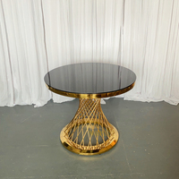 Table de banquet ronde moderne en acier inoxydable avec plateau en verre trempé, tailles personnalisables pour gâteaux et sièges invités